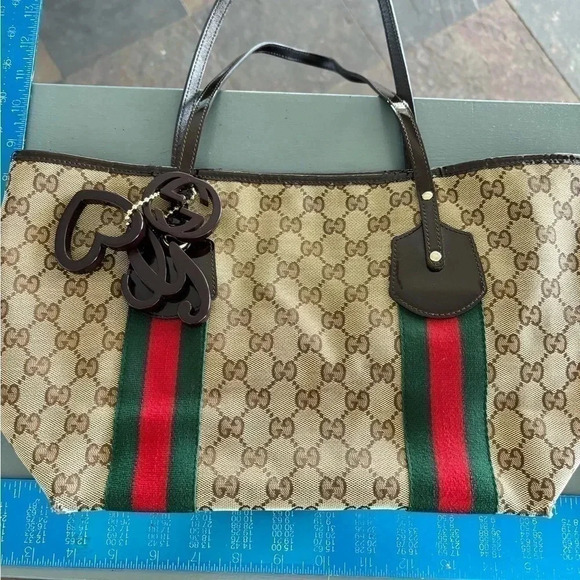 Authentic GG web tote- perfect for  holiday fun! Gucci charms include: G,❤️ & g - Picture 14 of 17